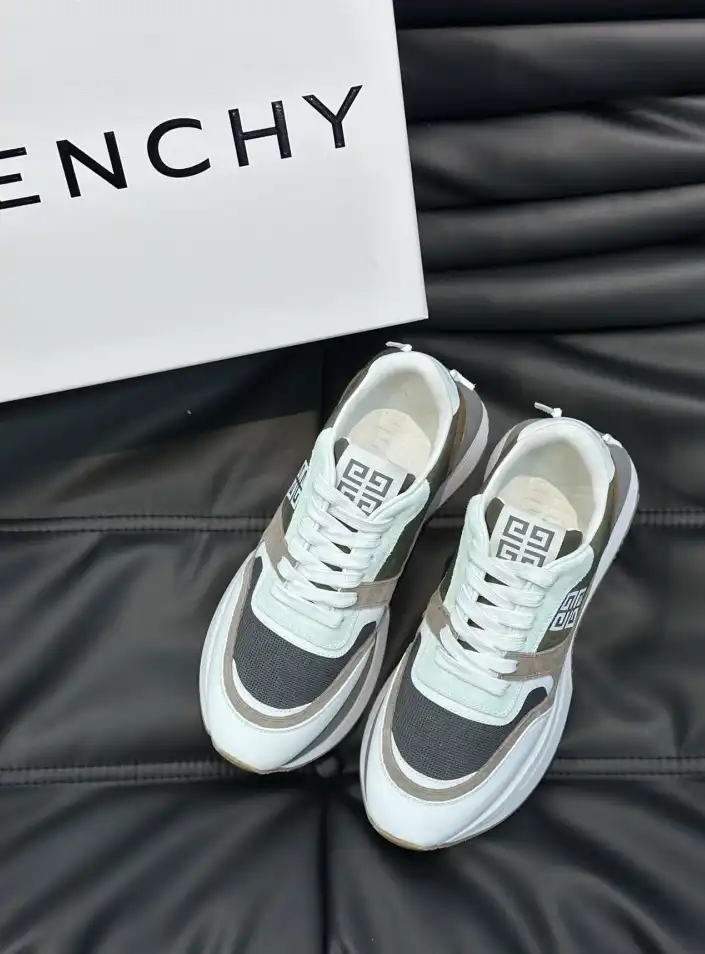 hype Givenchy Sneakers