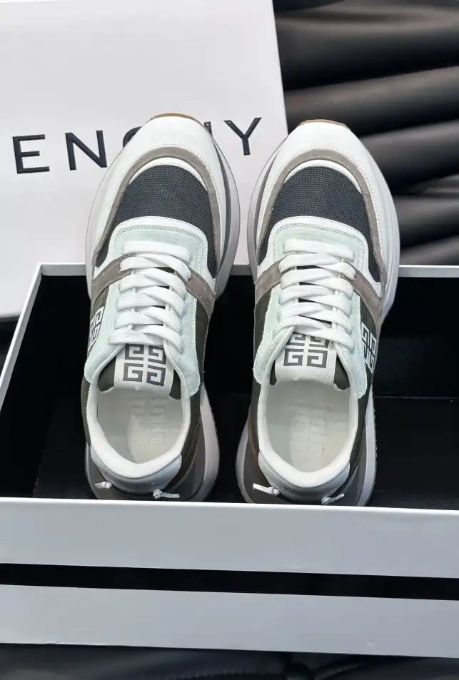 hype Givenchy Sneakers