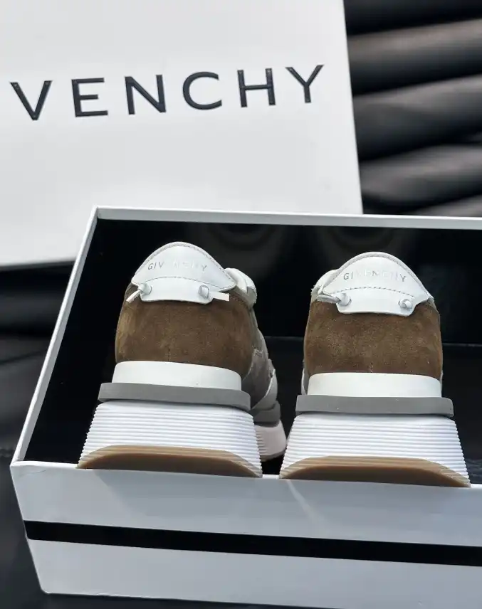 hype Givenchy Sneakers