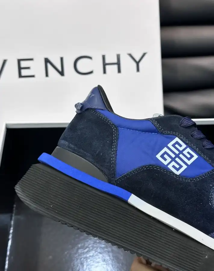 hype Givenchy Sneakers