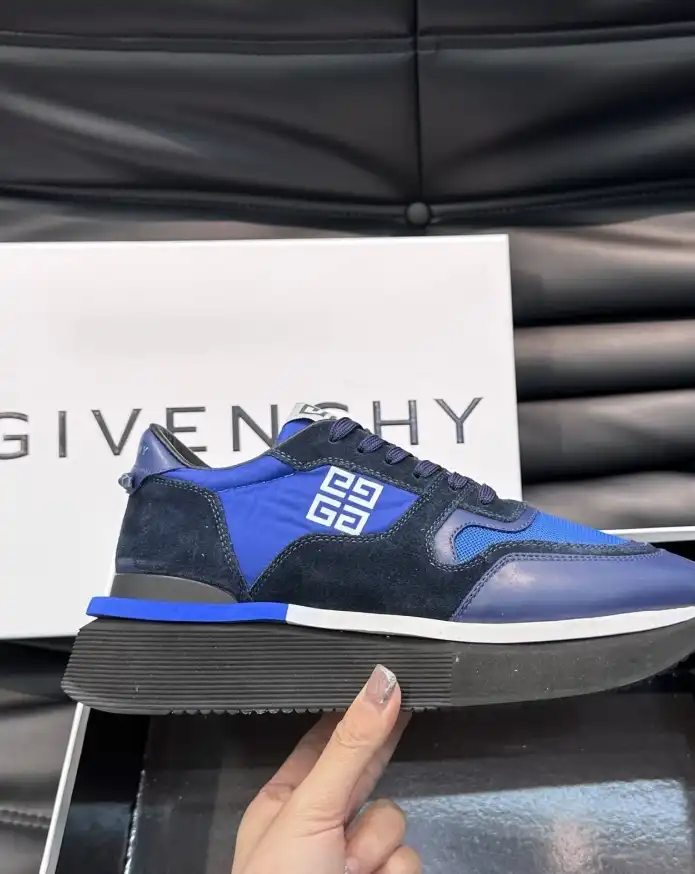 hype Givenchy Sneakers