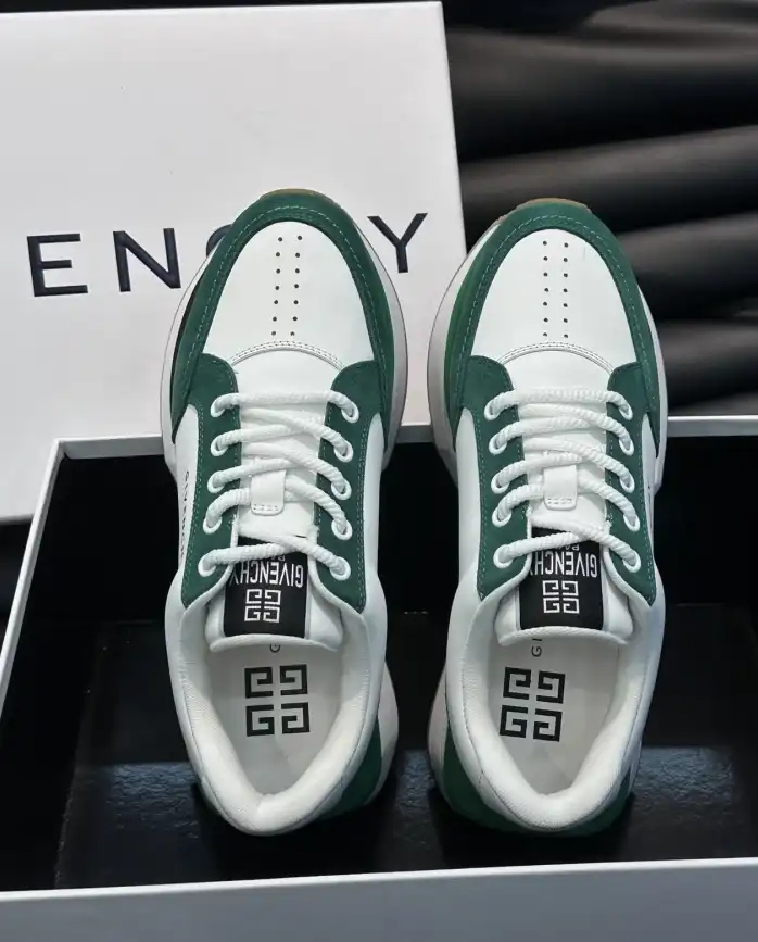 hype Givenchy Sneakers