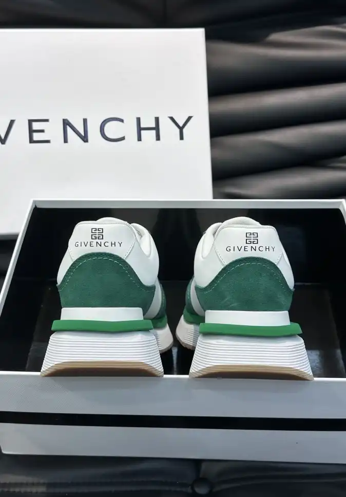 hype Givenchy Sneakers