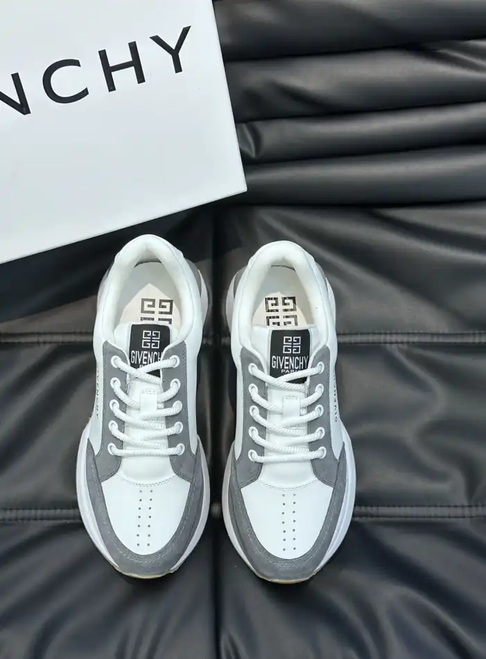 hype Givenchy Sneakers