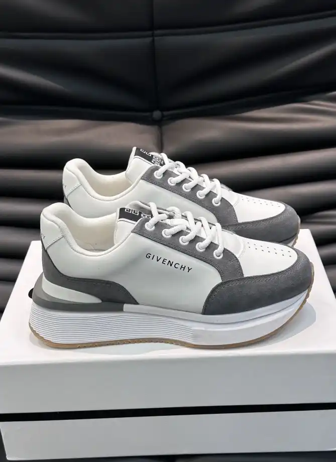 hype Givenchy Sneakers