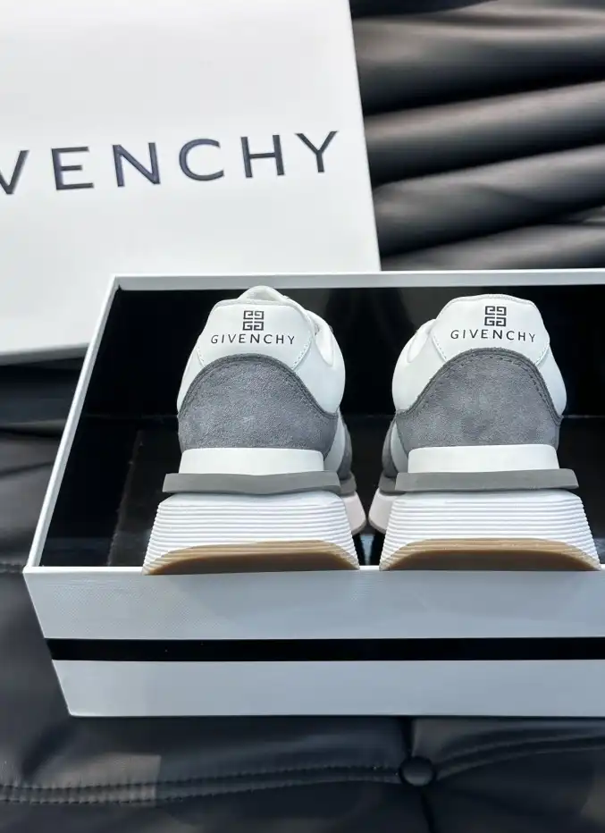 hype Givenchy Sneakers