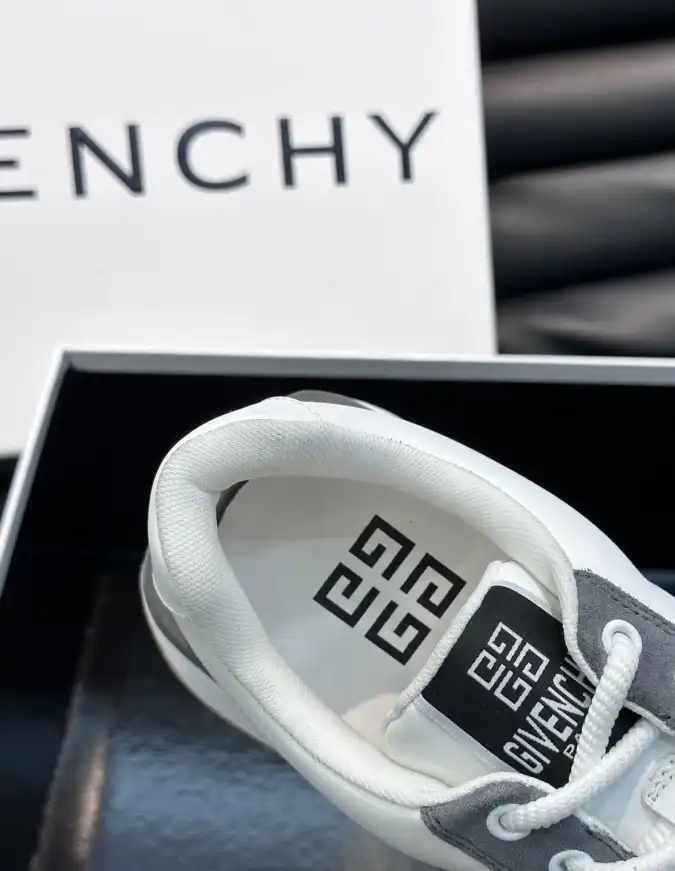 hype Givenchy Sneakers