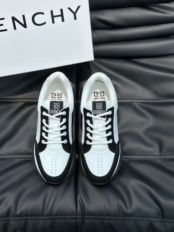 hype Givenchy Sneakers