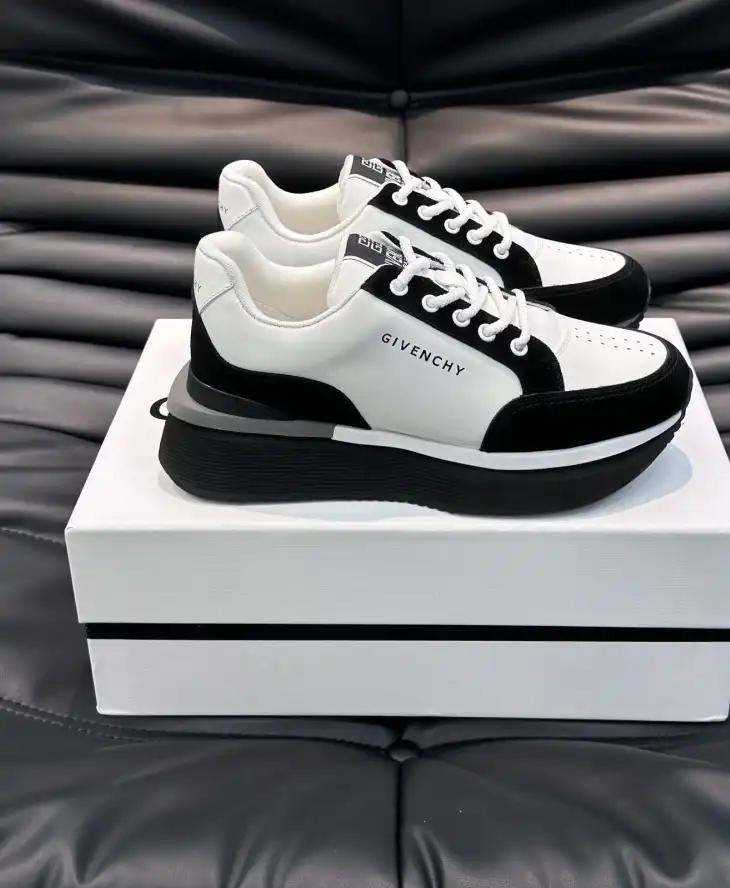 hype Givenchy Sneakers