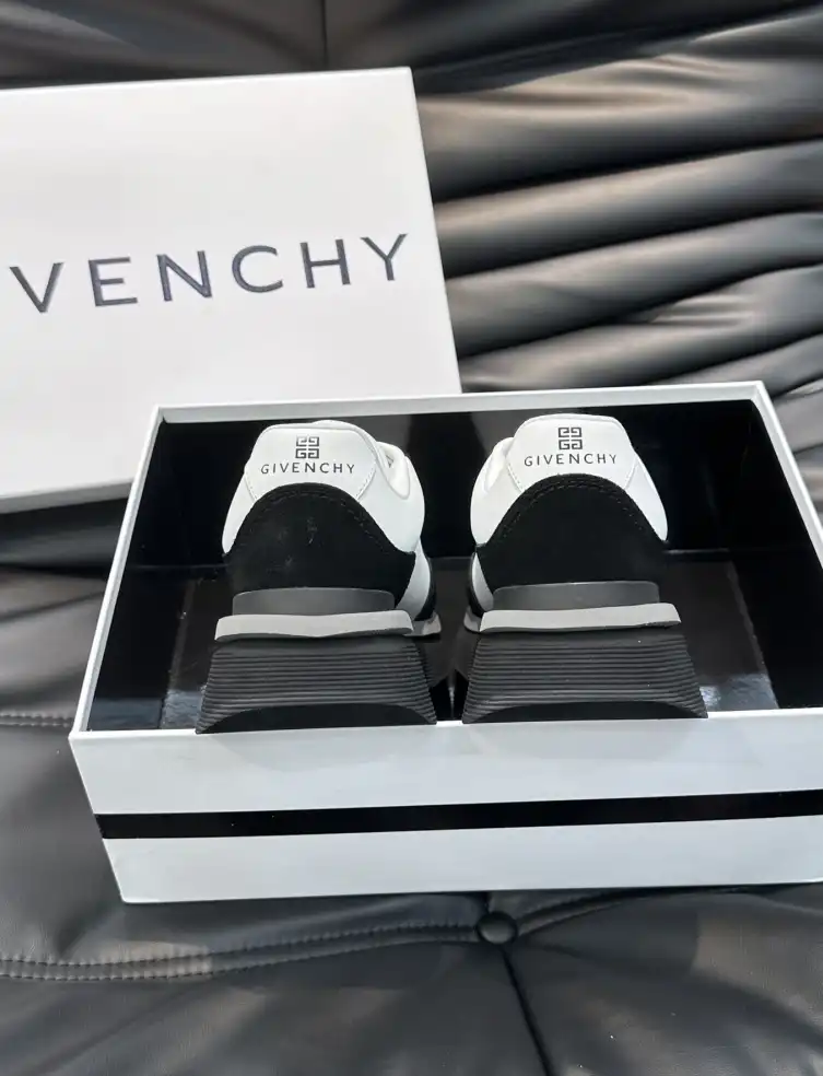 hype Givenchy Sneakers