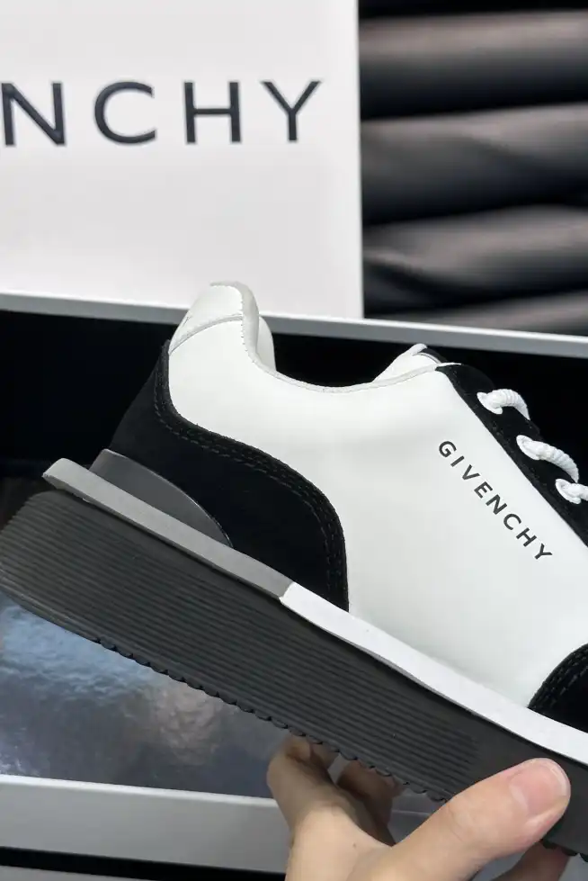 hype Givenchy Sneakers