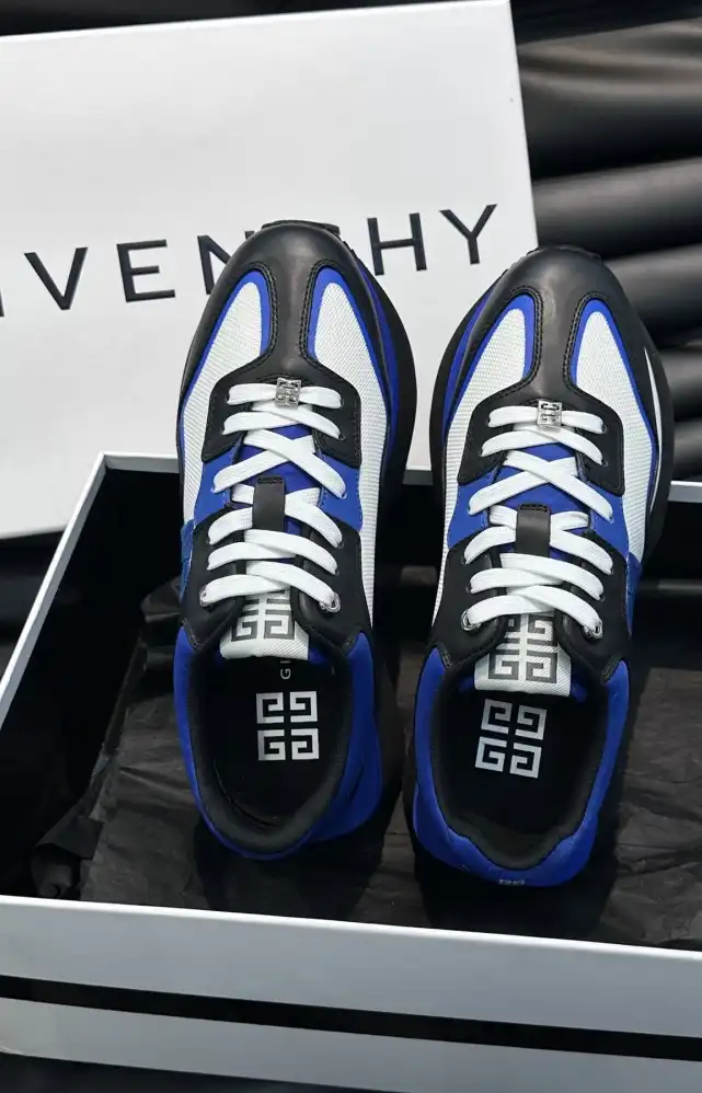 hype Givenchy Sneakers