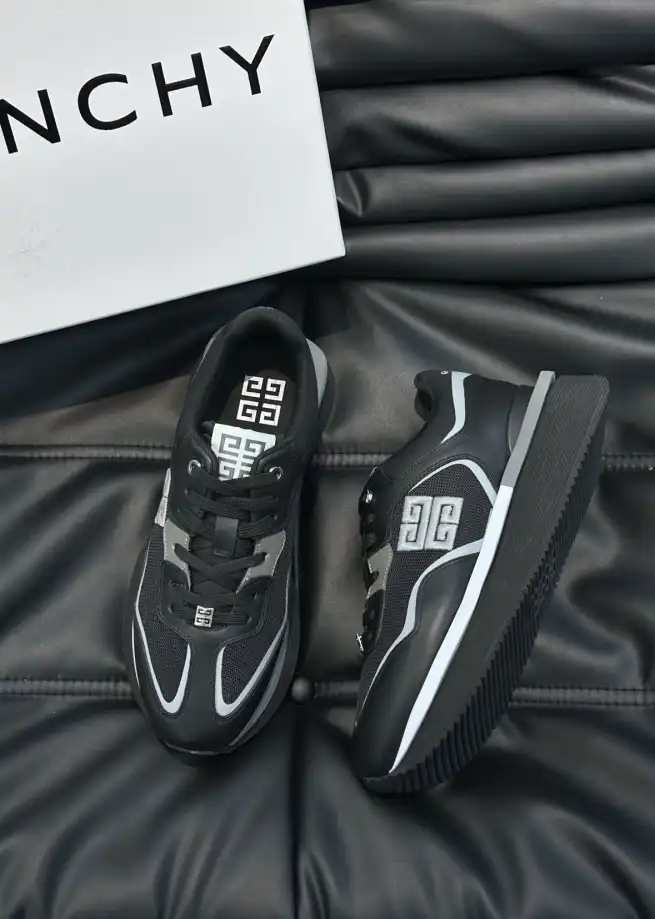 hype Givenchy Sneakers