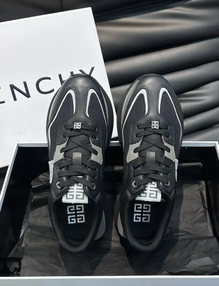 hype Givenchy Sneakers