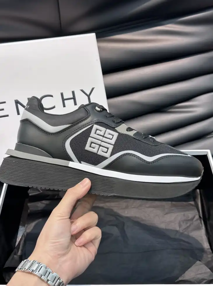 hype Givenchy Sneakers