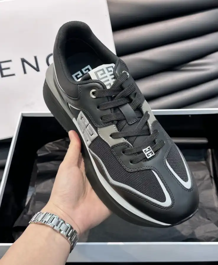 hype Givenchy Sneakers