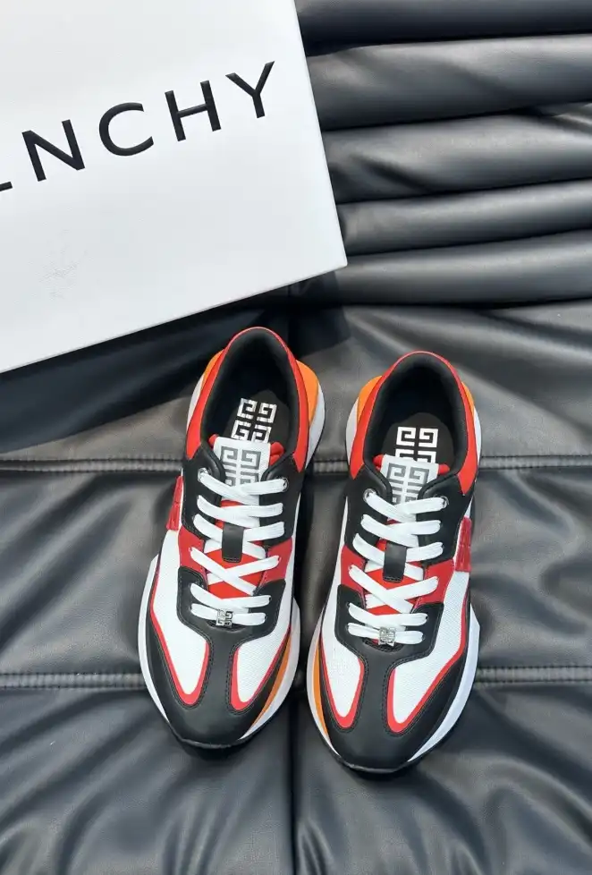 hype Givenchy Sneakers