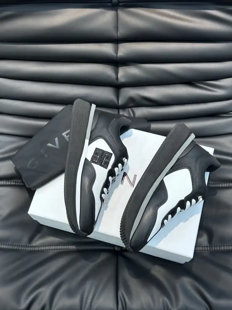 hype Givenchy Sneakers