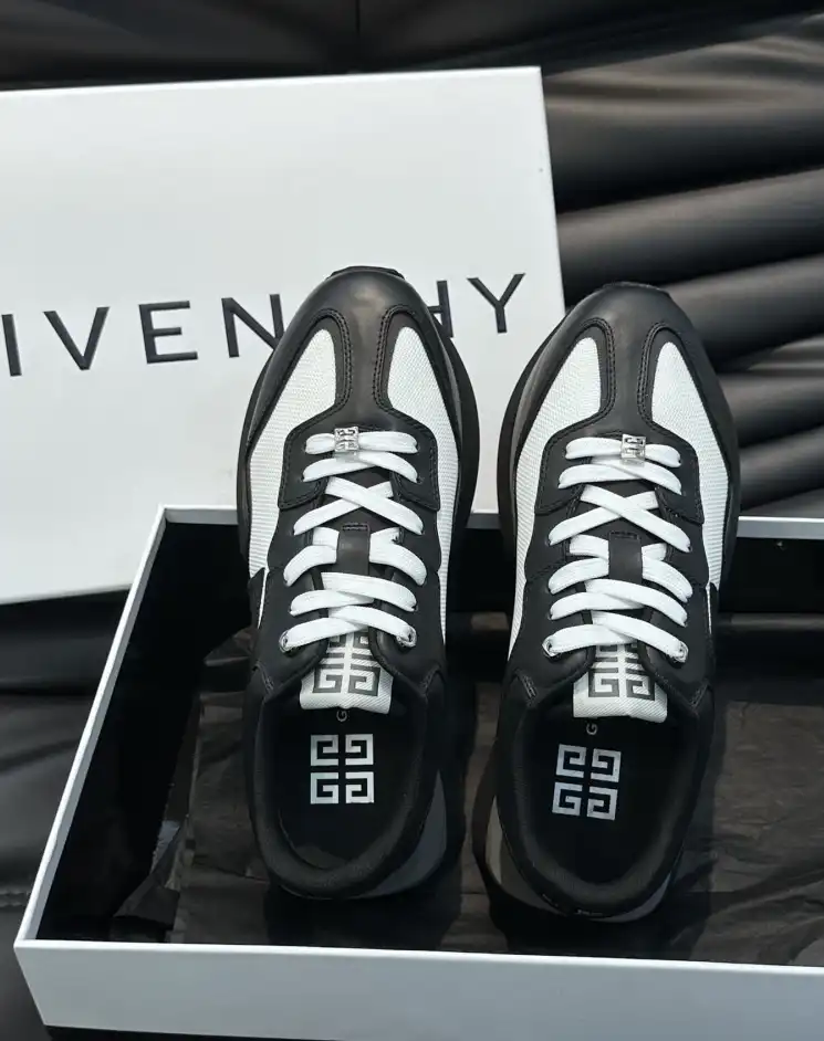 hype Givenchy Sneakers