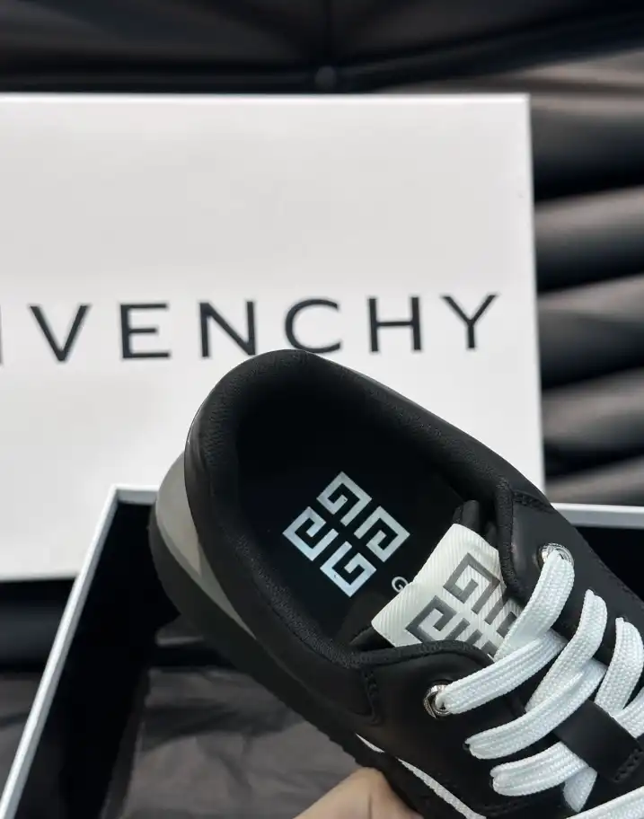 hype Givenchy Sneakers