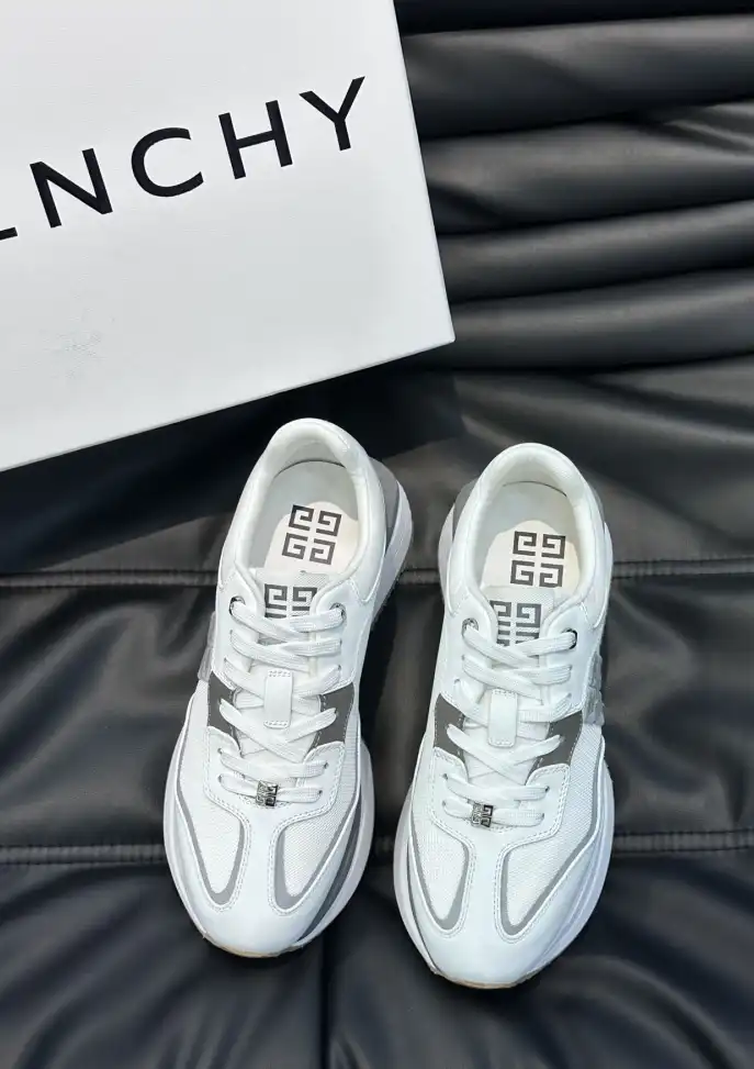 hype Givenchy Sneakers