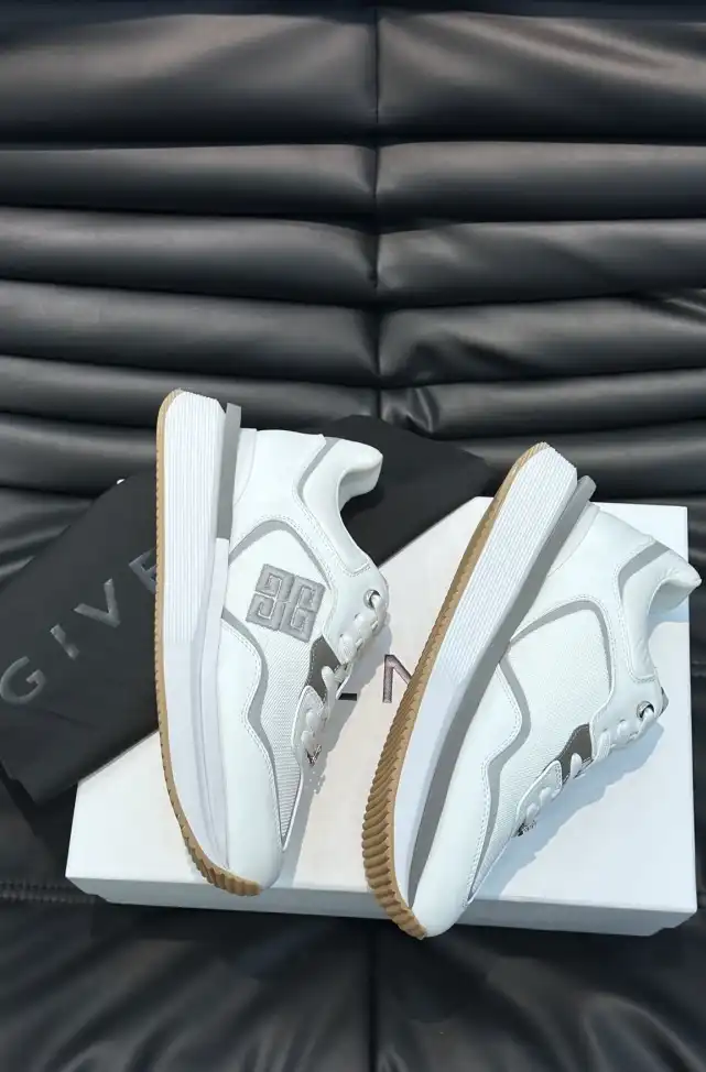 hype Givenchy Sneakers