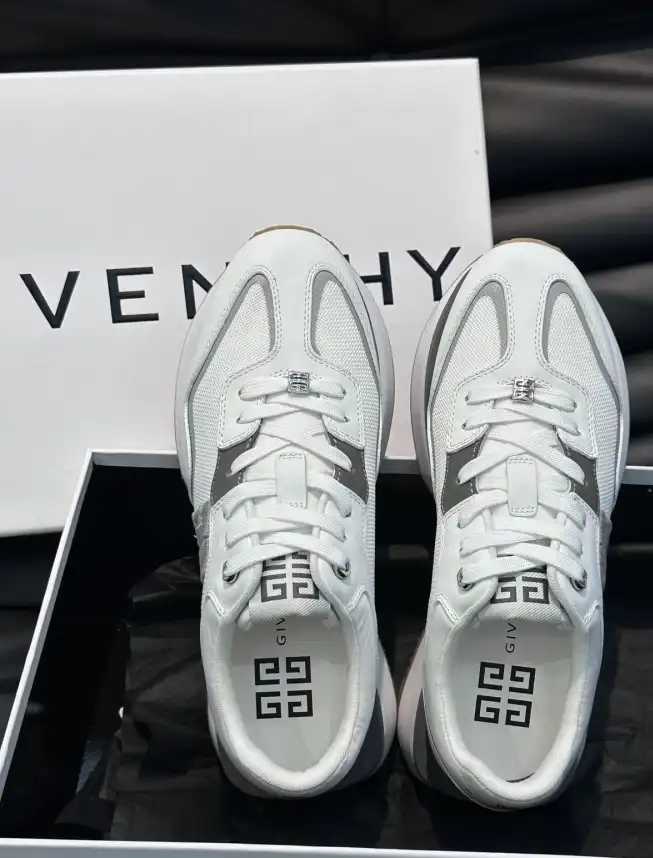 hype Givenchy Sneakers