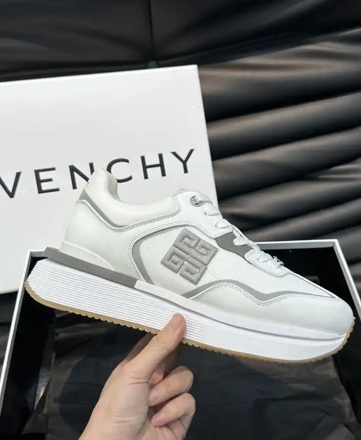 hype Givenchy Sneakers