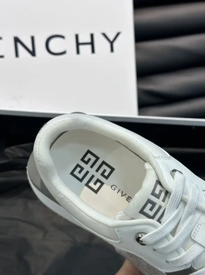 hype Givenchy Sneakers