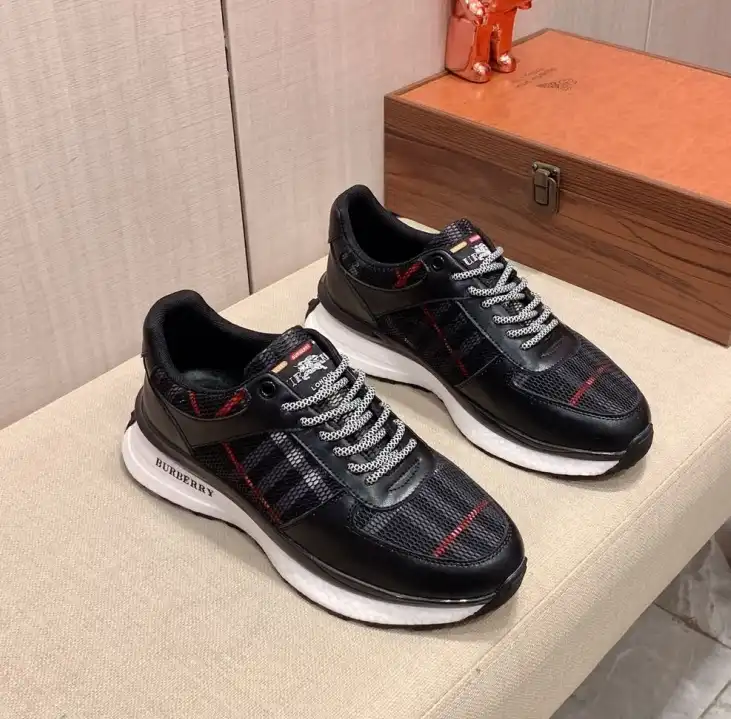 hype Burberry Sneakers