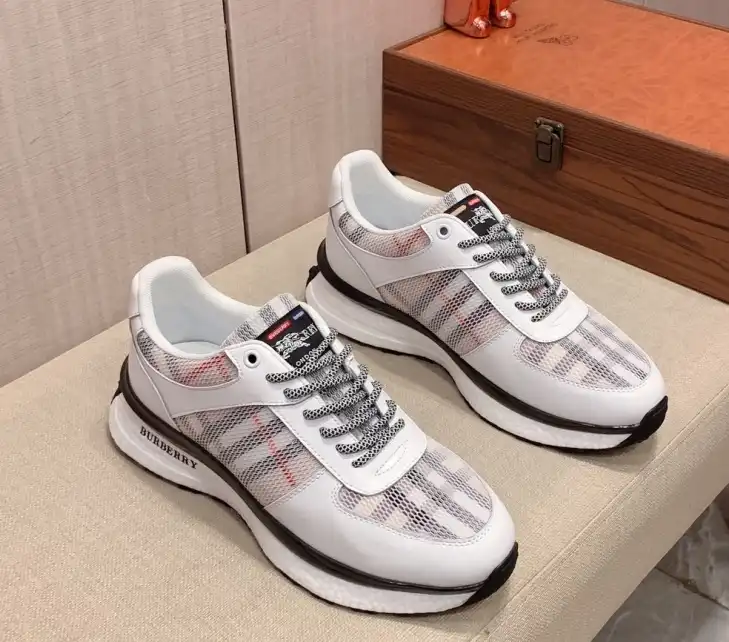 hype Burberry Sneakers