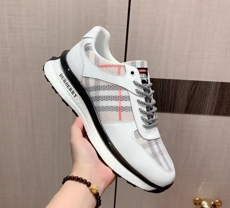 hype Burberry Sneakers