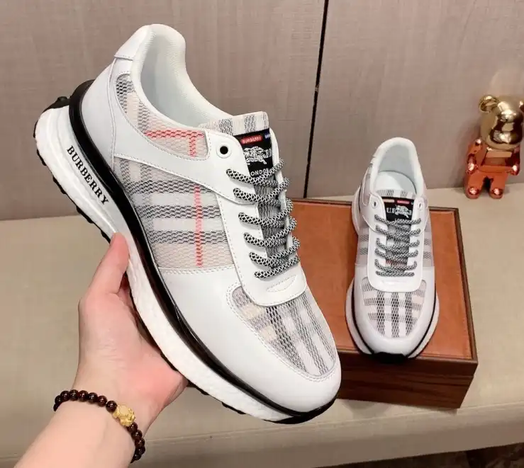 hype Burberry Sneakers