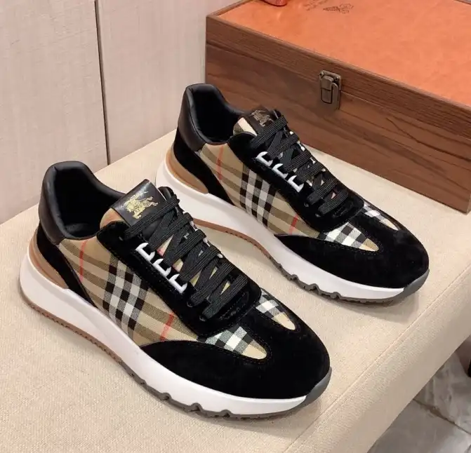 hype Burberry Sneakers