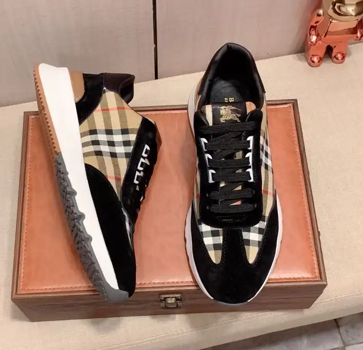 hype Burberry Sneakers