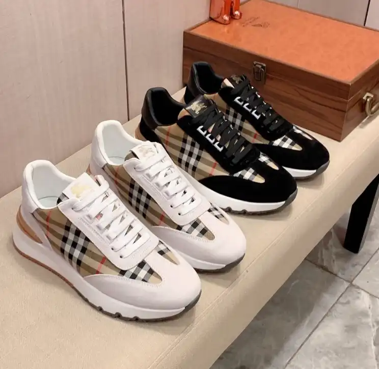 hype Burberry Sneakers