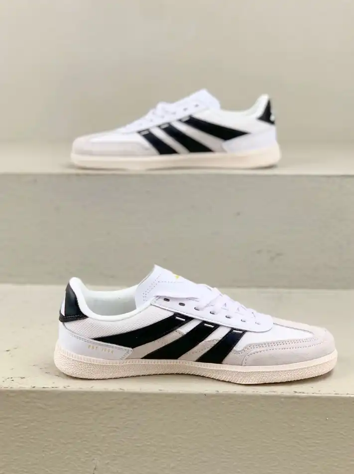 hype Adidas Sneakers