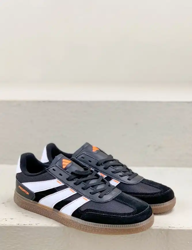 hype Adidas Sneakers