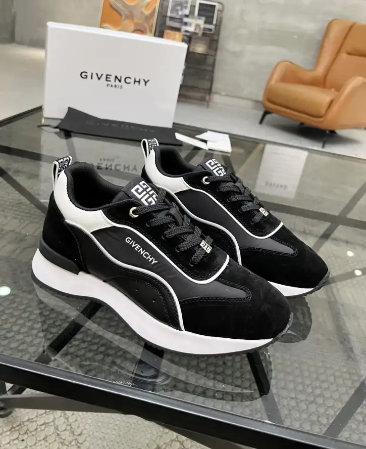 hype Givenchy Sneakers