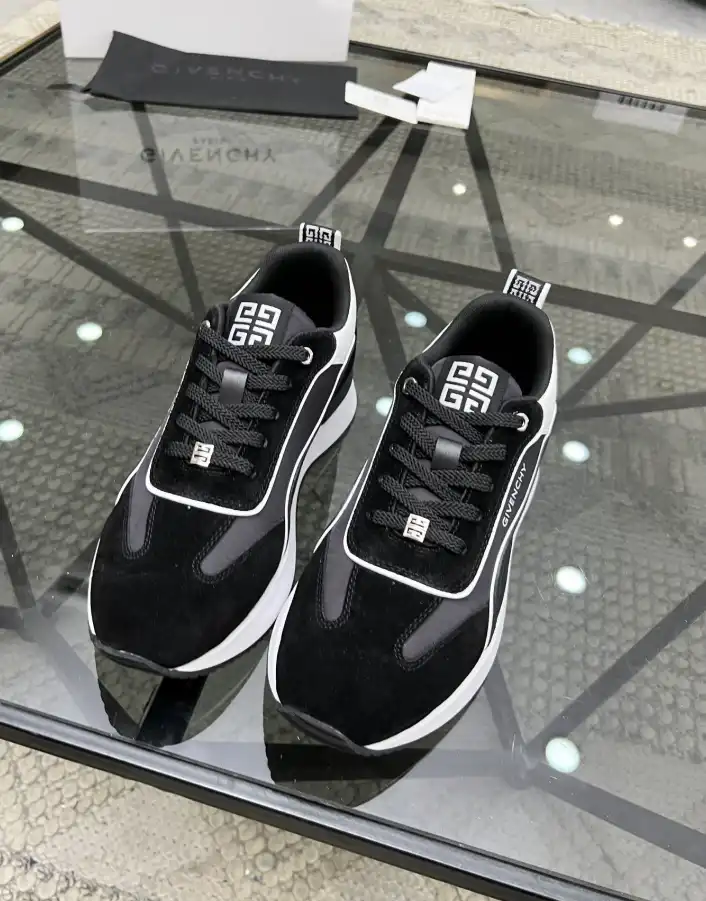 hype Givenchy Sneakers