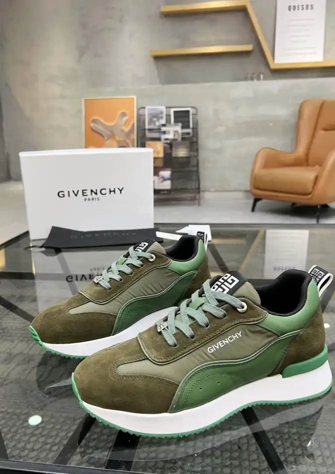 hype Givenchy Sneakers