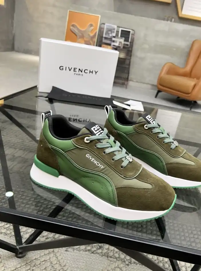 hype Givenchy Sneakers