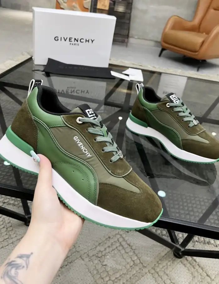 hype Givenchy Sneakers