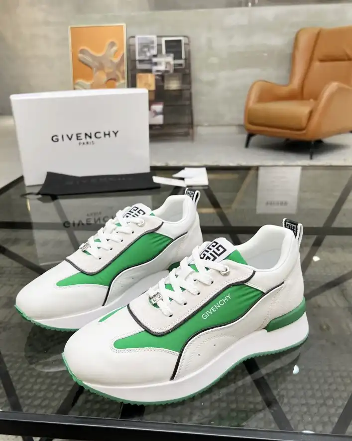 hype Givenchy Sneakers