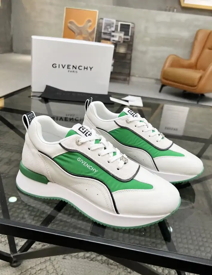 hype Givenchy Sneakers