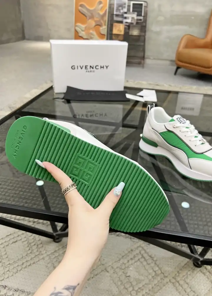 hype Givenchy Sneakers