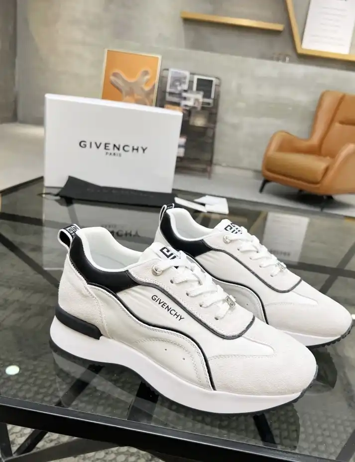 hype Givenchy Sneakers