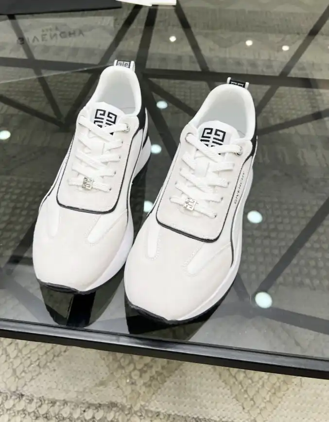 hype Givenchy Sneakers