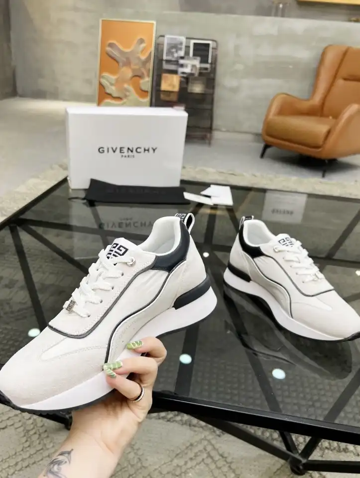 hype Givenchy Sneakers