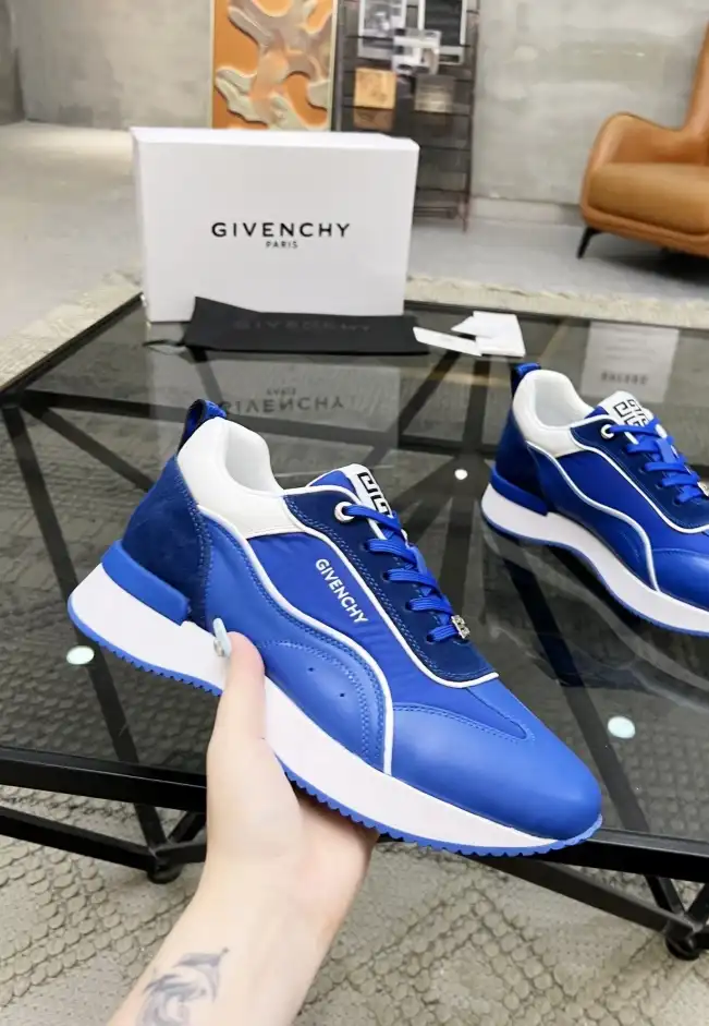 hype Givenchy Sneakers